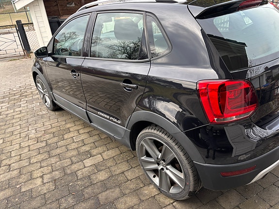 Volkswagen Polo Cross 2 of 5
