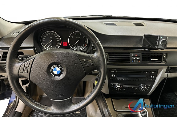 BMW 318i 7 of 12