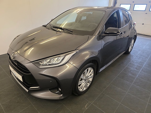 Mazda 2 4 of 5