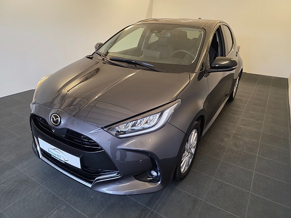 Mazda 2 3 of 5