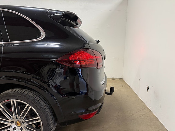 Porsche Cayenne 9 of 30