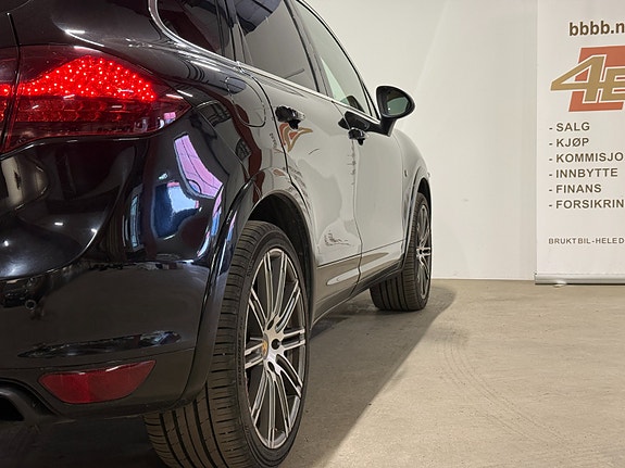 Porsche Cayenne 12 of 30