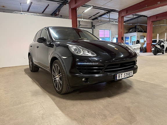 Porsche Cayenne 5 of 30