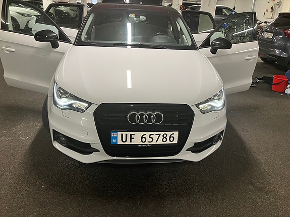 Audi A1 3 of 27