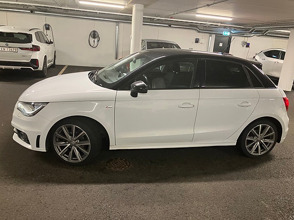 Audi A1 2 of 27