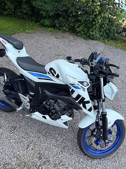 Suzuki GSX-S 125 2 of 10