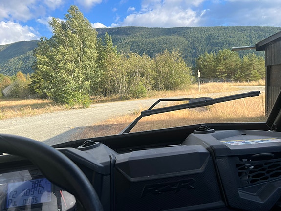 Polaris RZR XP 1000 8 of 10