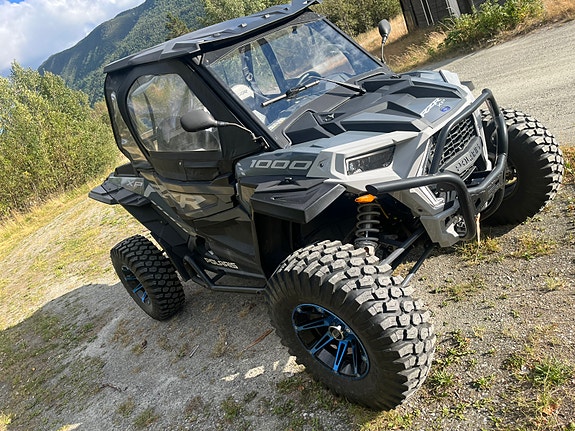 Polaris RZR XP 1000 2 of 5