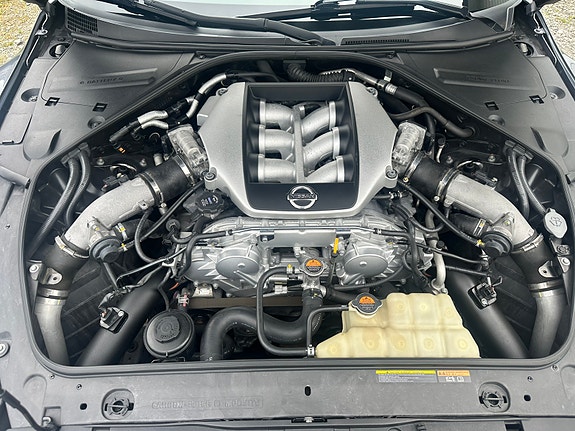 Nissan GT-R 18 of 20