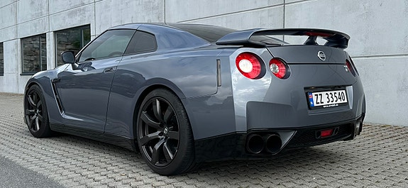 Nissan GT-R 3 of 20