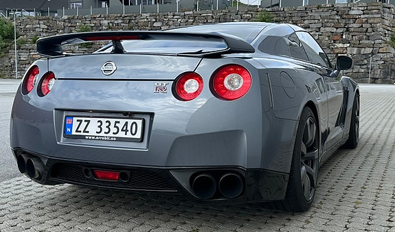 Nissan GT-R 5 of 20