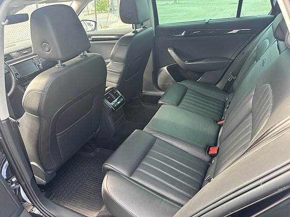 Skoda Superb 8 of 15