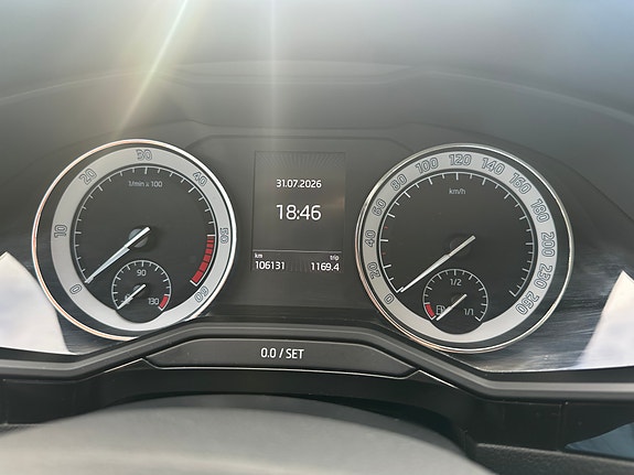 Skoda Superb 11 of 15