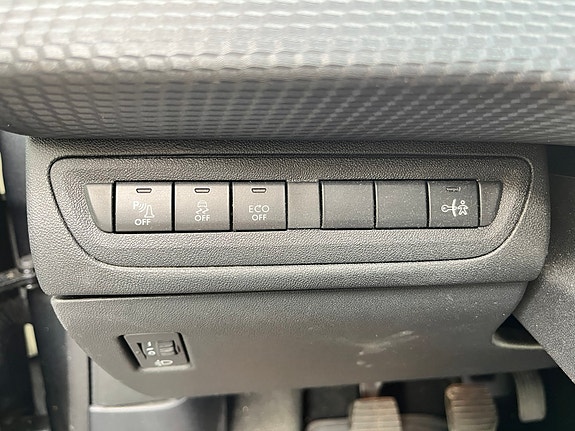 Peugeot 208 13 of 16