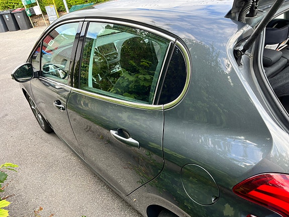 Peugeot 208 6 of 16