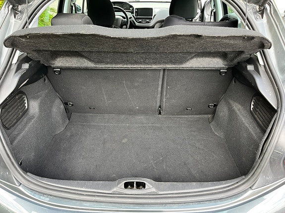 Peugeot 208 16 of 16