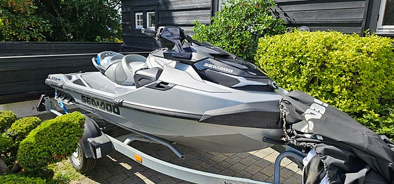 ULTIMAT Sea-Doo GTX 300 Ltd | KUN 44t | EKSTREMT mye utstyr! Henger 2 of 21
