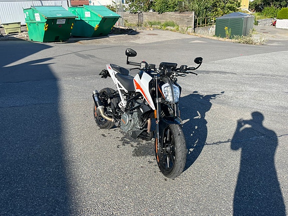 KTM 390 Duke 2 of 10