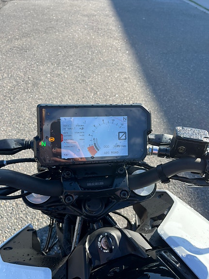 KTM 390 Duke 7 of 10
