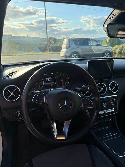 Mercedes-Benz A180 9 of 10