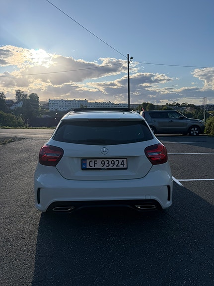Mercedes-Benz A180 4 of 10