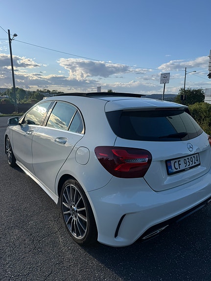 Mercedes-Benz A180 3 of 10