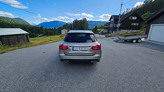 Mercedes-Benz C300 de 4 of 5