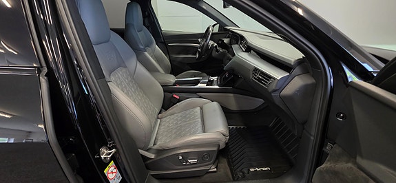 Audi e-tron Sportback 16 of 30
