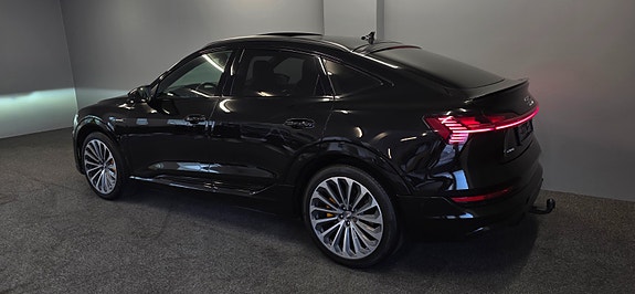 Audi e-tron Sportback 4 of 30