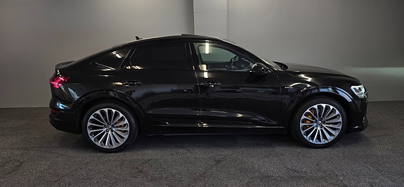 Audi e-tron Sportback 13 of 30