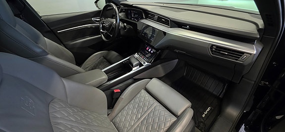 Audi e-tron Sportback 17 of 30