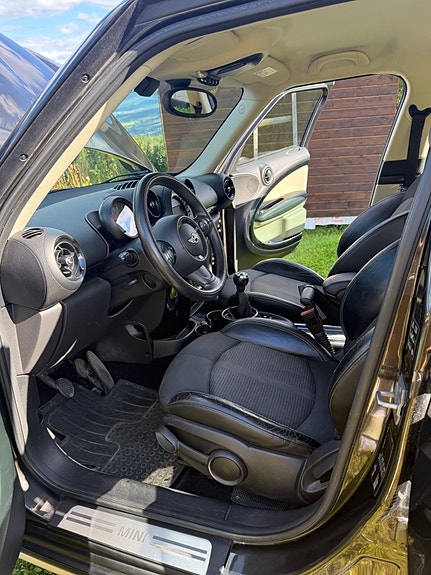 MINI Countryman Cooper D 9 of 18