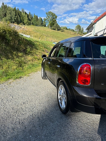 MINI Countryman Cooper D 7 of 18