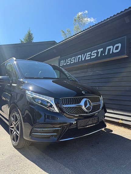 Mercedes-Benz V300 d 2 of 13