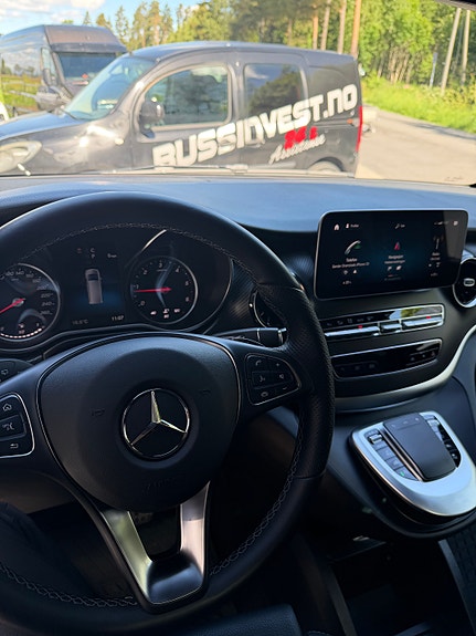 Mercedes-Benz V300 d 13 of 13