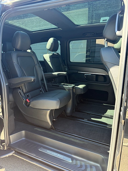 Mercedes-Benz V300 d 5 of 13