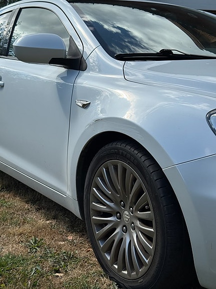 Suzuki Kizashi 4 of 5