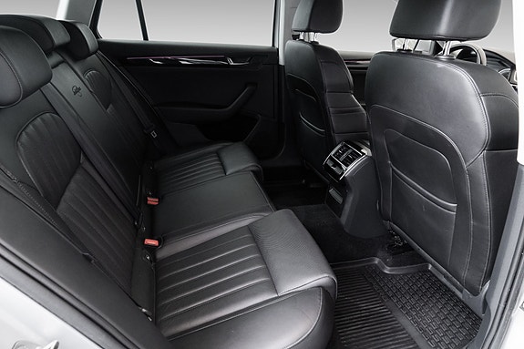 Skoda Superb 24 of 28