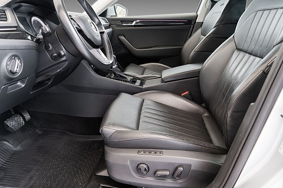 Skoda Superb 15 of 28
