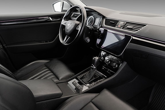 Skoda Superb 22 of 28