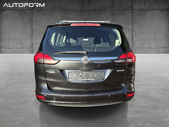 Opel Zafira Tourer 4 of 9