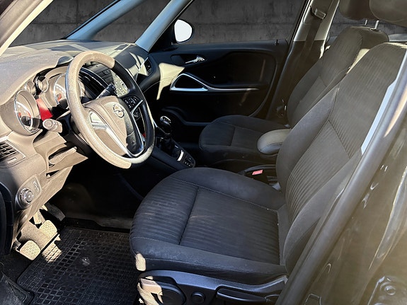Opel Zafira Tourer 7 of 9