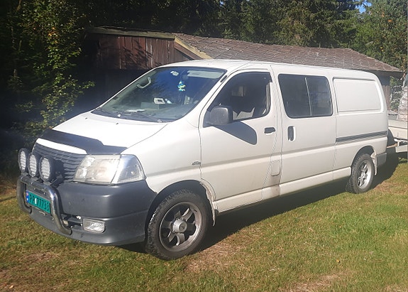 Toyota HiAce 3 of 4