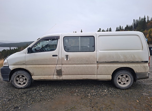 Toyota HiAce 4 of 4