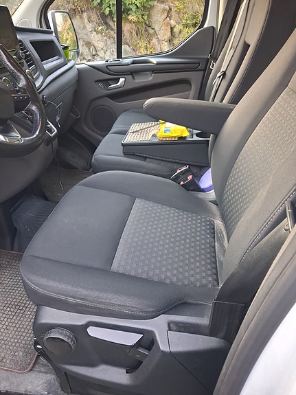Ford Transit Custom 320L 12 of 16