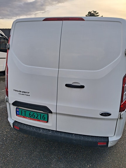 Ford Transit Custom 320L 4 of 16