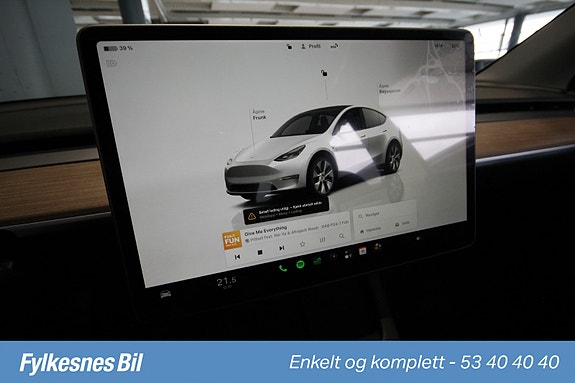Tesla Model Y 7 of 17