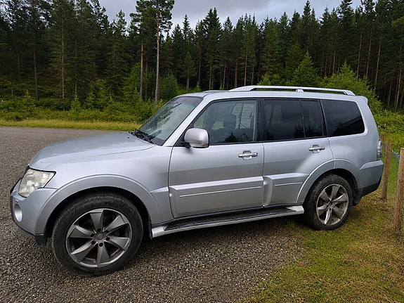 Mitsubishi Pajero 5 of 5