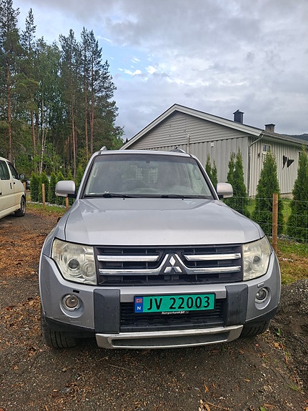 Mitsubishi Pajero 6 of 6
