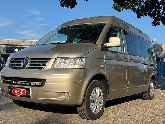 Volkswagen Caravelle 4 of 5